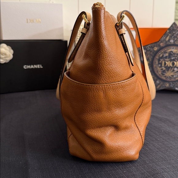 Michael Kors Tan Jet Set Leather Tote - Picture 6 of 11